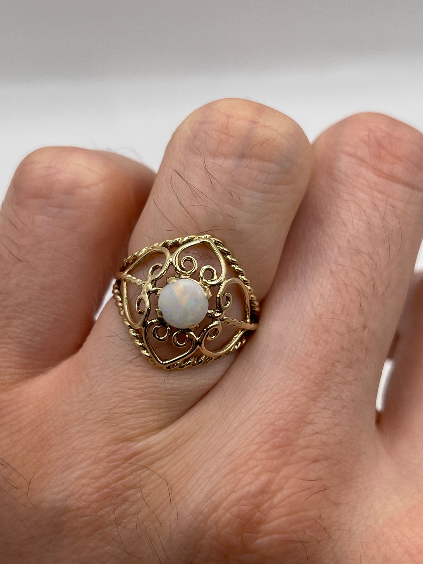 9ct gold opal ring