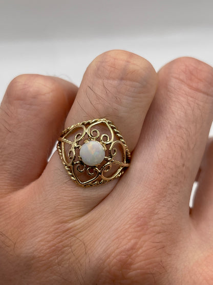 9ct gold opal ring