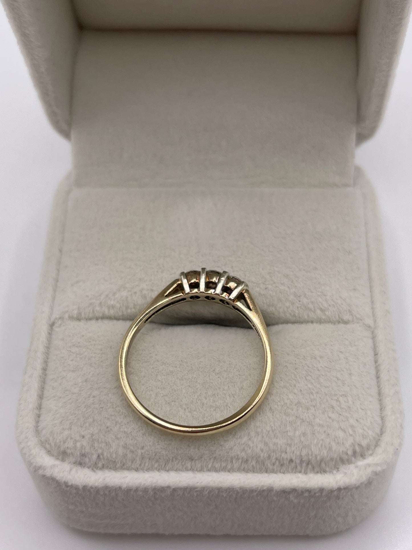 9ct gold diamond ring