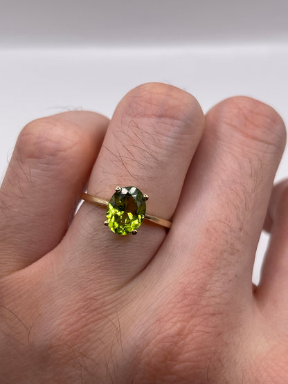 9ct gold peridot ring
