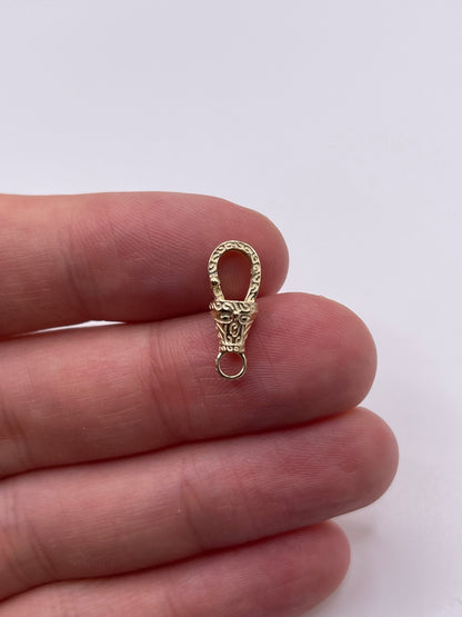 9ct gold 16mm engraved dog clip