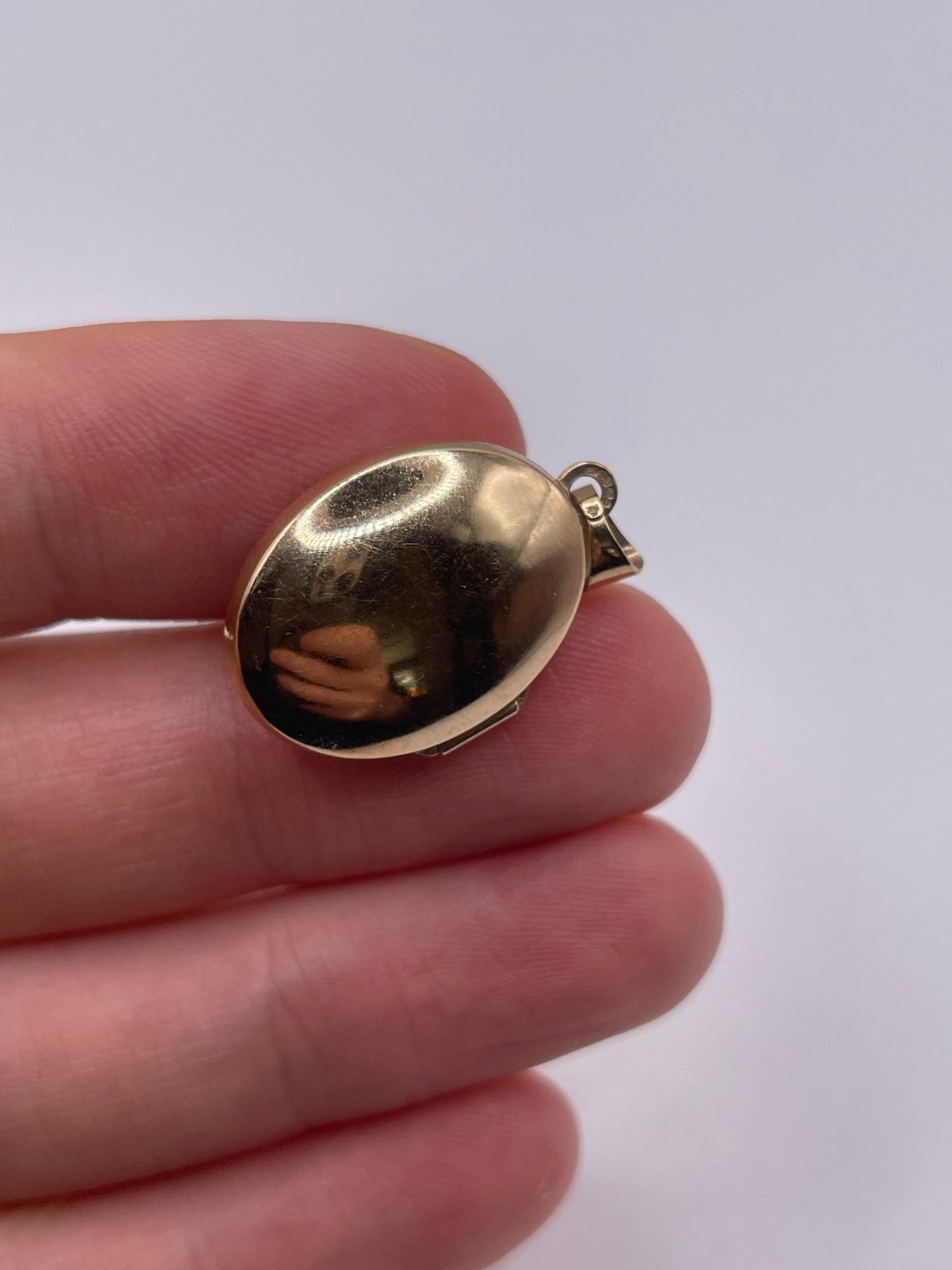 9ct gold locket pendant