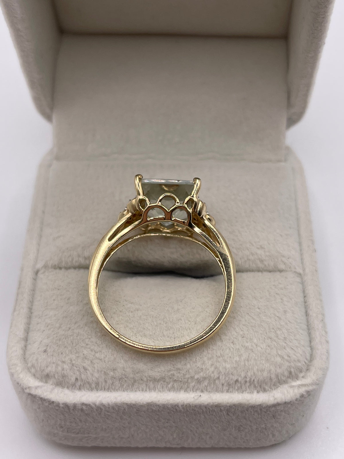9ct gold green amethyst and diamond ring