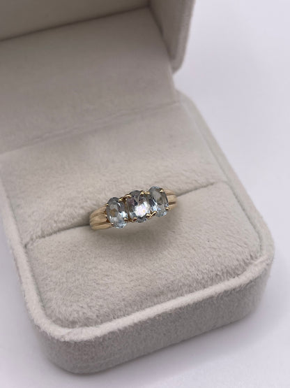 9ct gold aquamarine ring