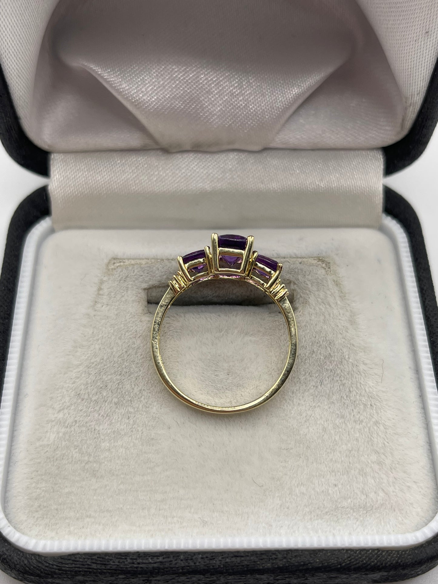 9ct gold amethyst and diamond ring