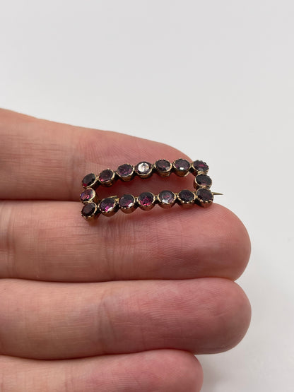 Antique 9ct rose gold garnet brooch