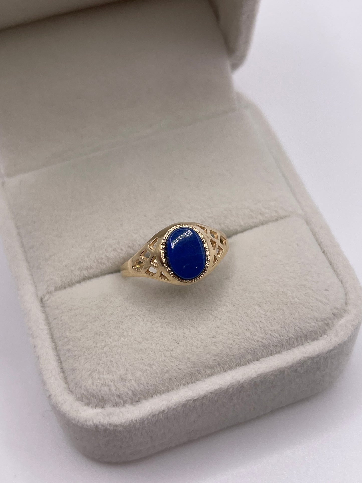 9ct gold lapis lazuli signet ring