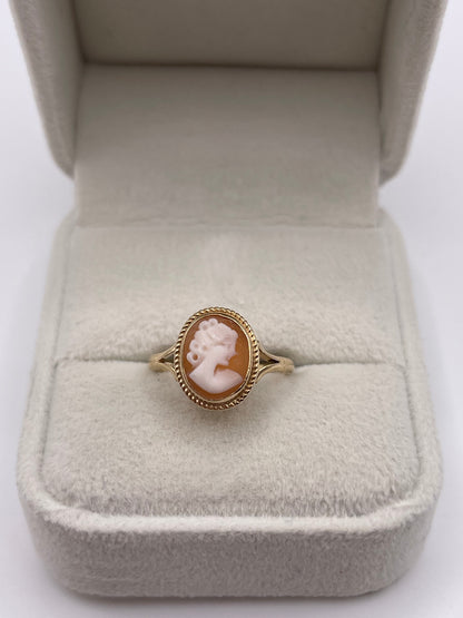9ct gold cameo ring