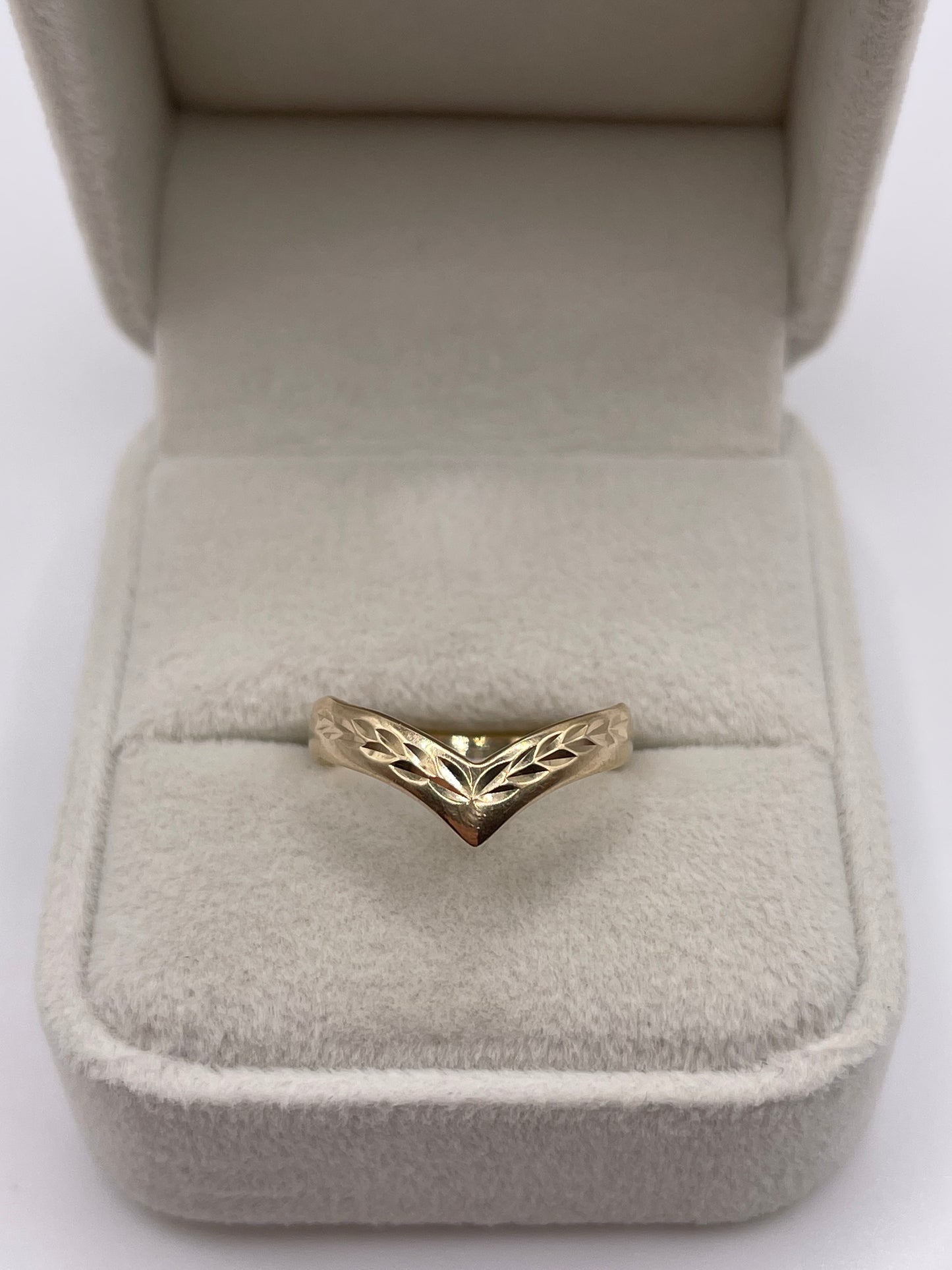9ct gold wishbone ring