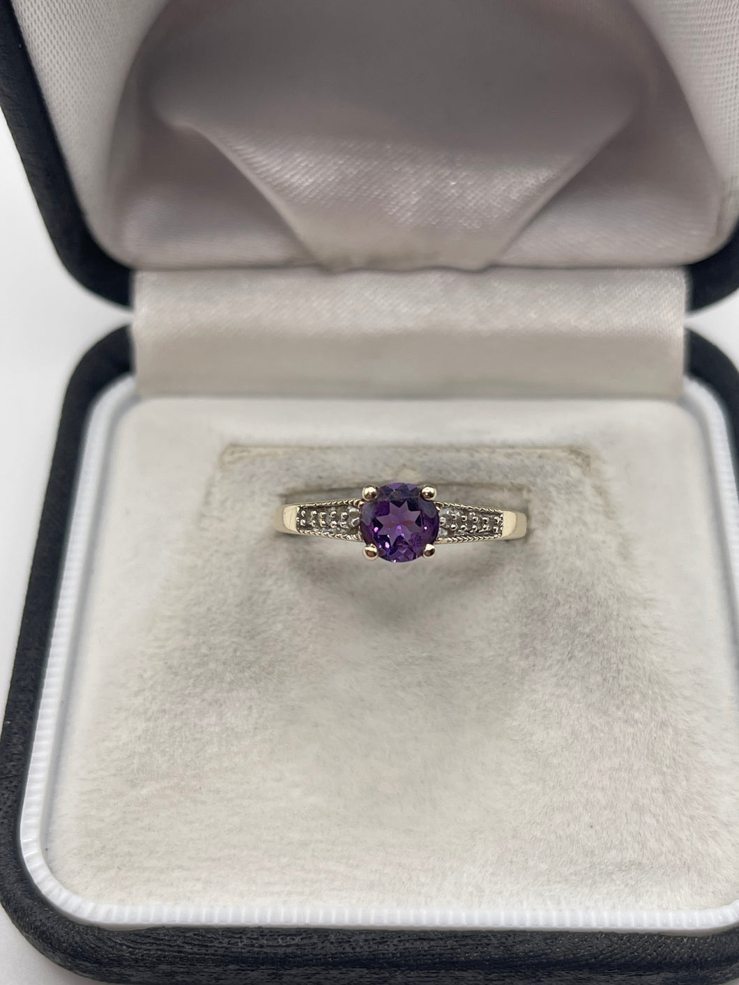 9ct gold amethyst and diamond ring