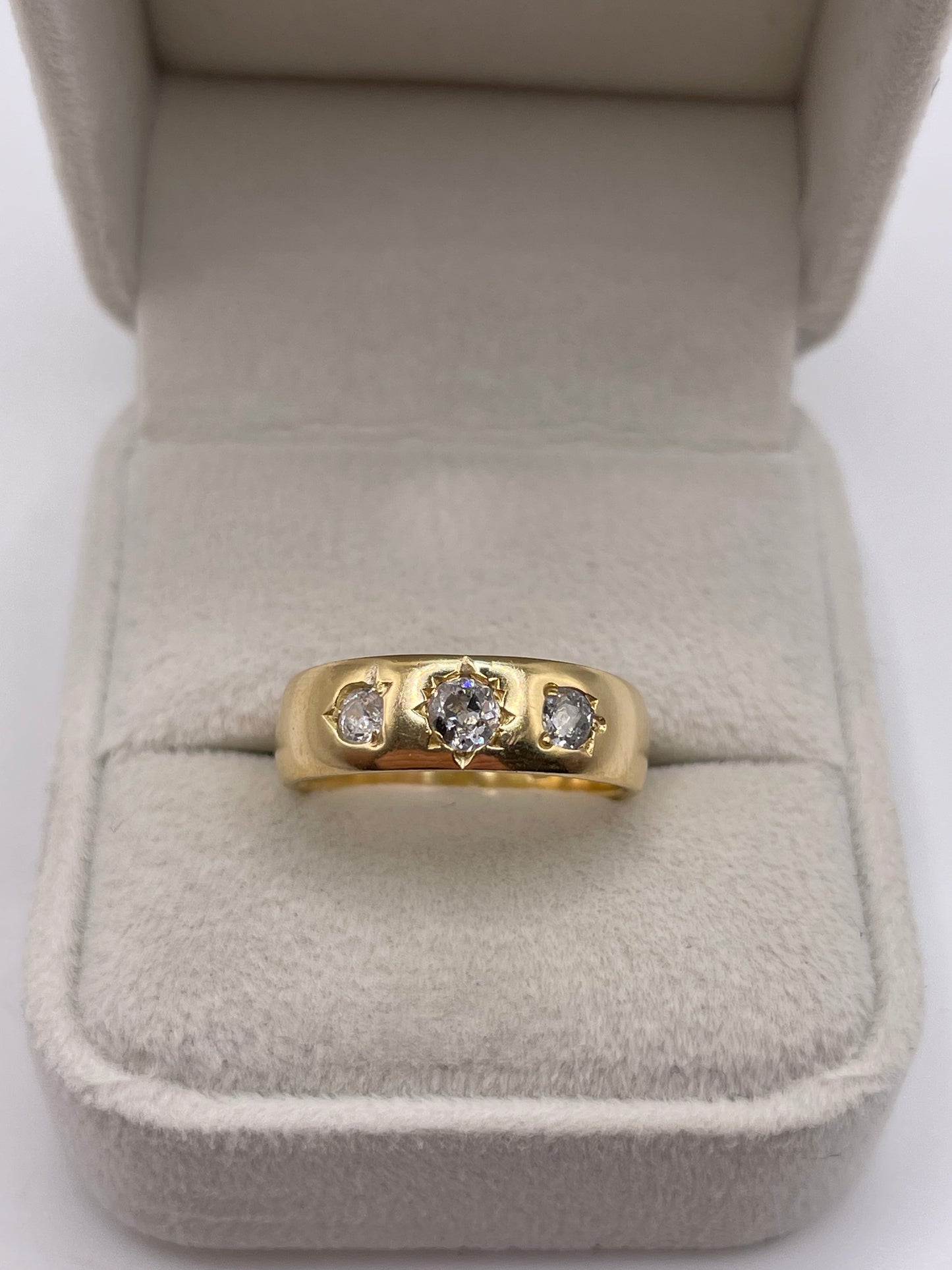 Antique 18ct gold old cut diamond gypsy ring
