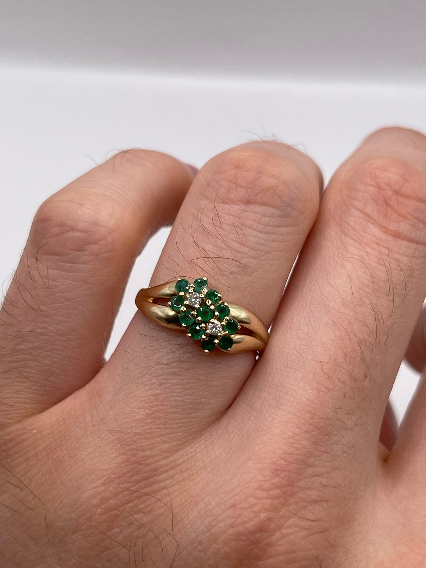 9ct gold emerald and diamond cluster ring