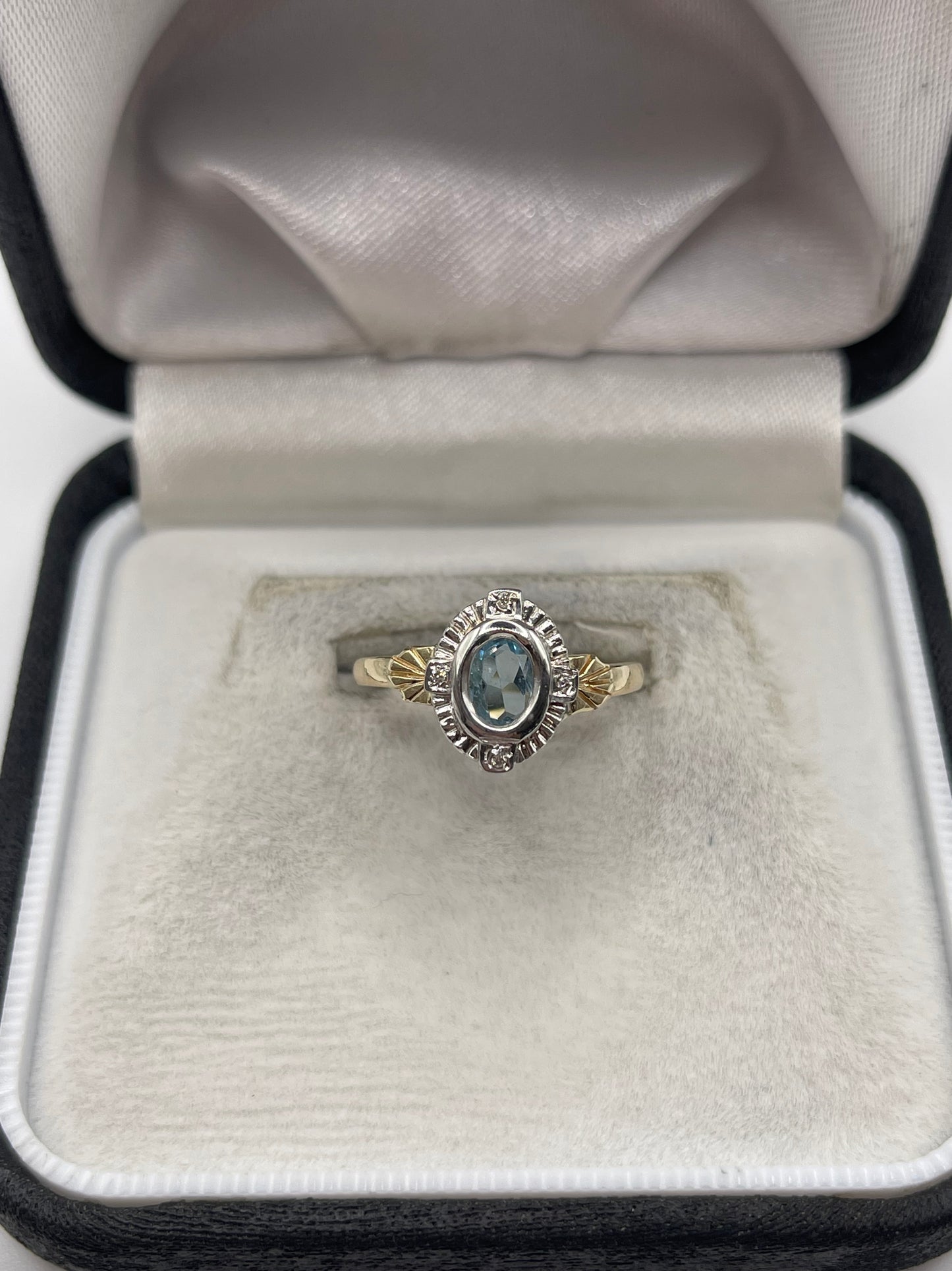 9ct gold topaz and diamond ring