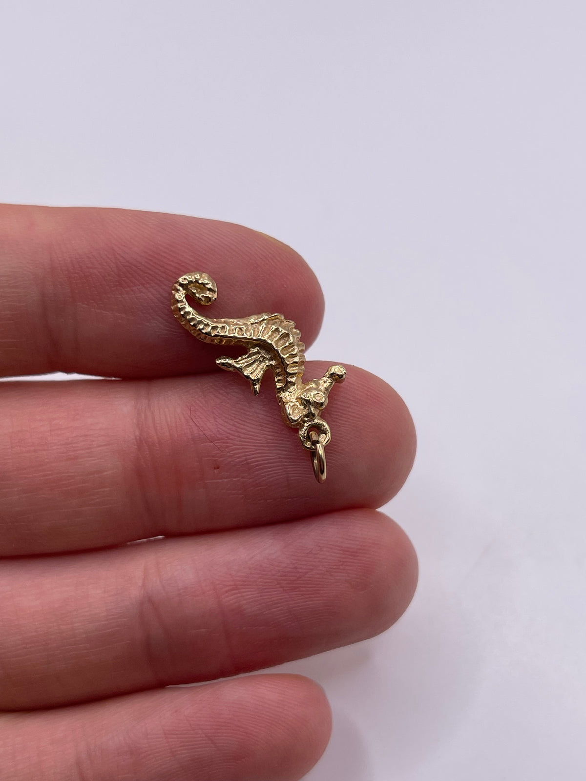 9ct gold seahorse charm