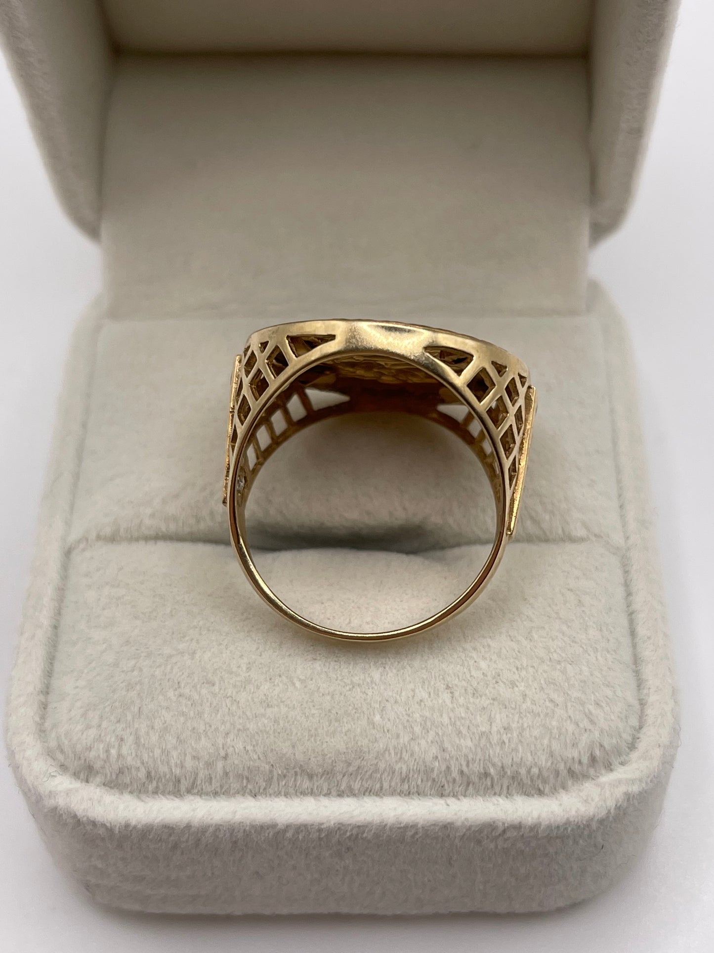 9ct gold cz at George medallion ring