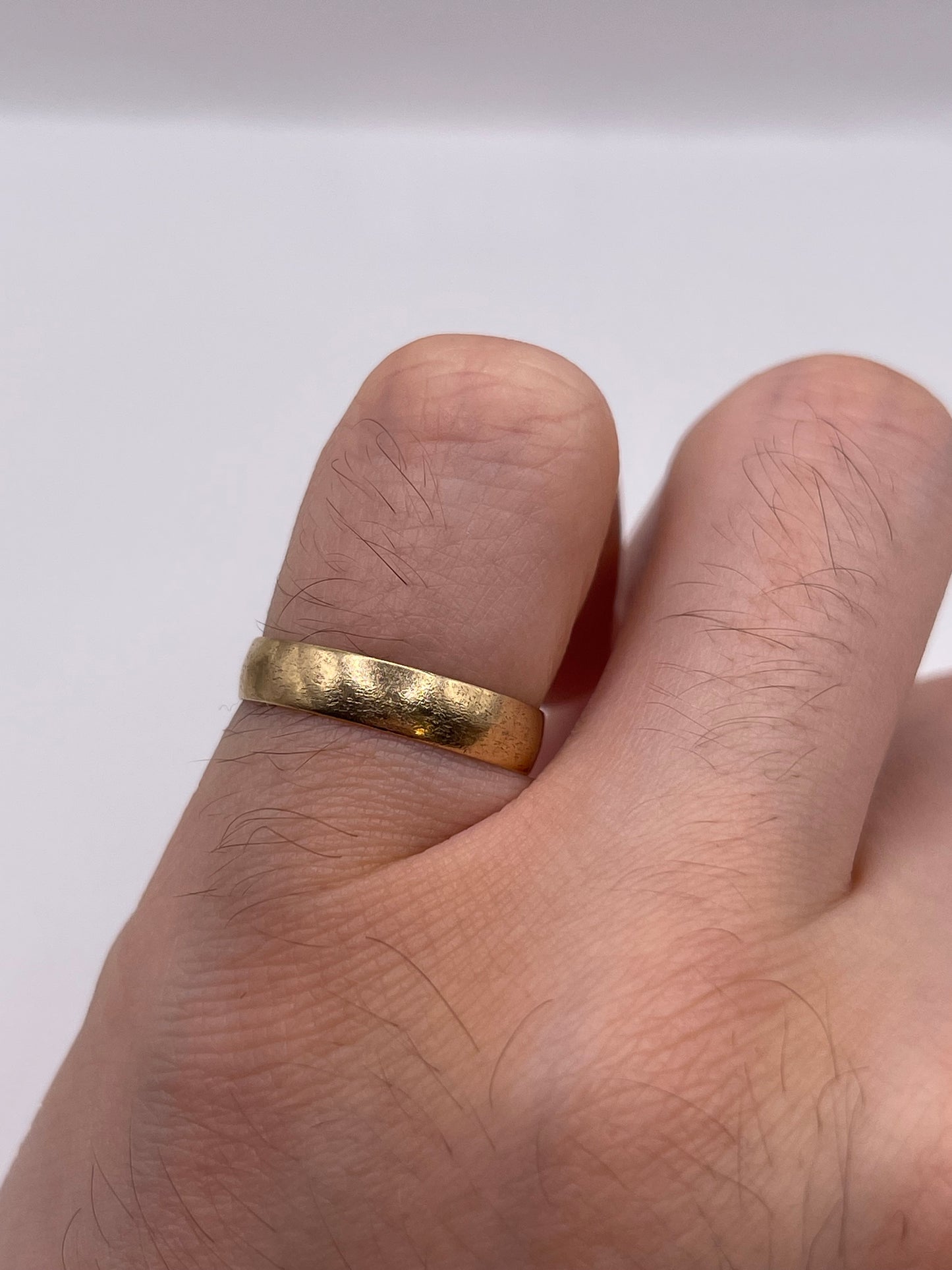 9ct gold band