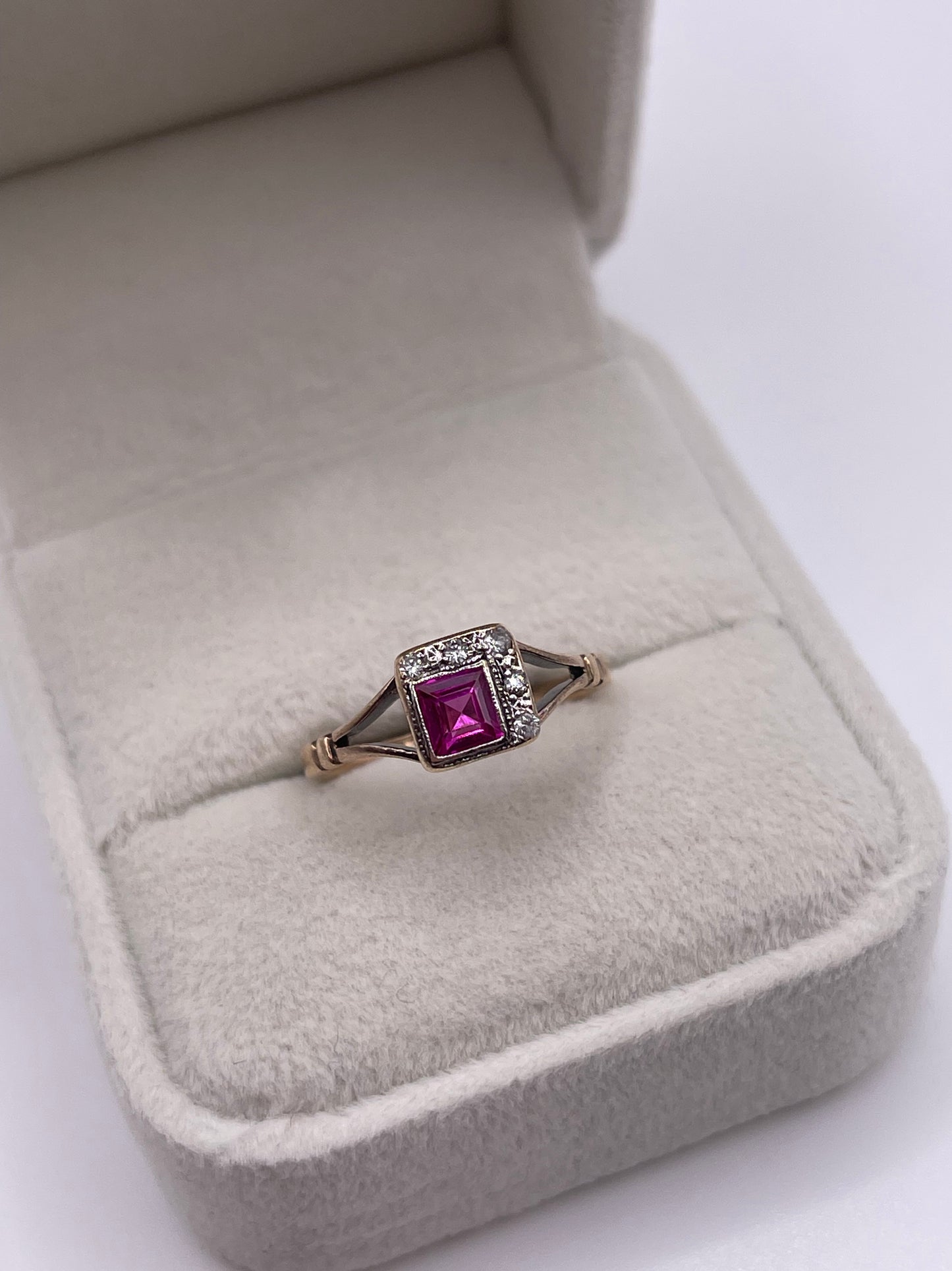 9ct gold paste ring
