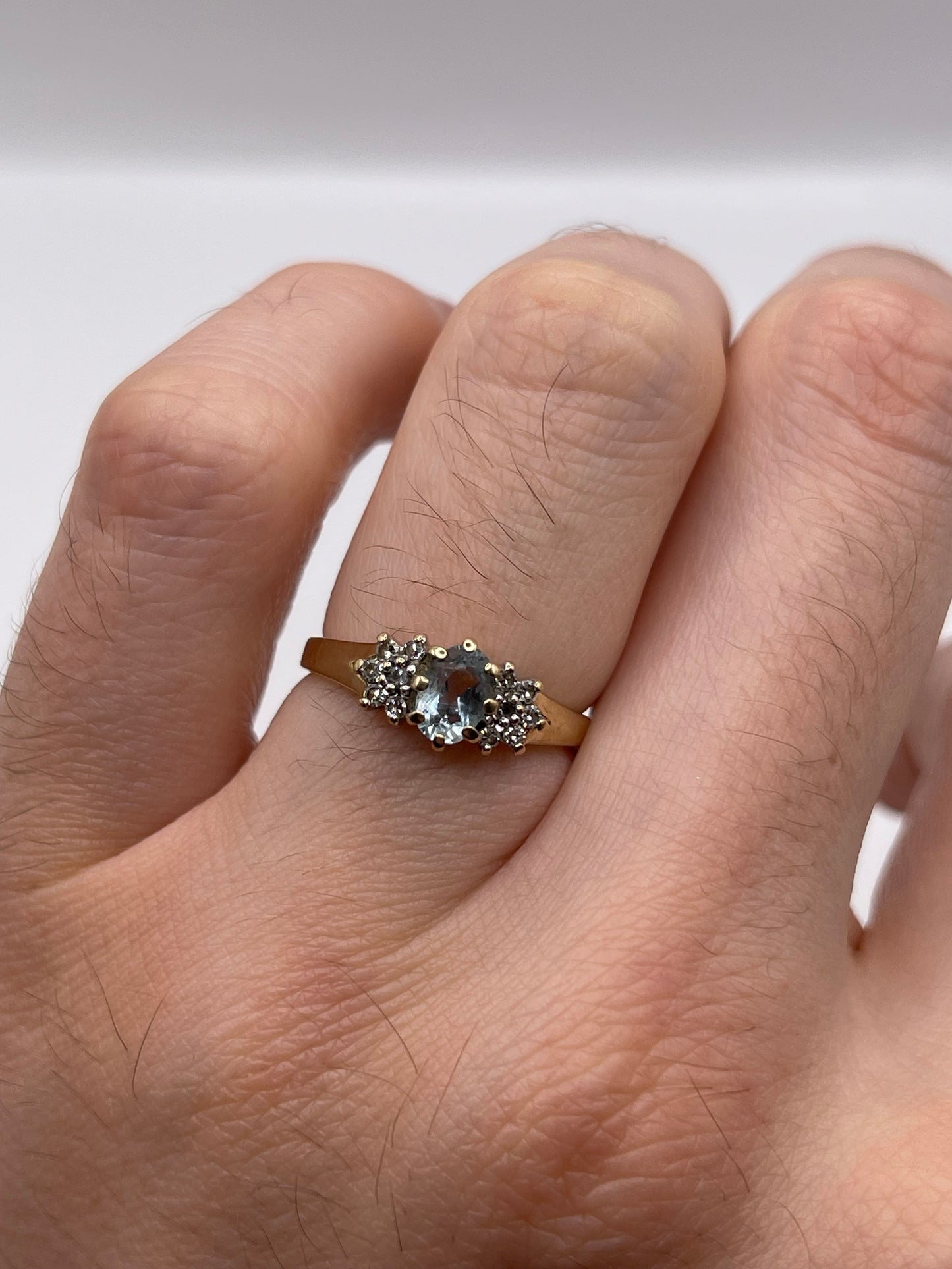 9ct gold aquamarine and diamond ring