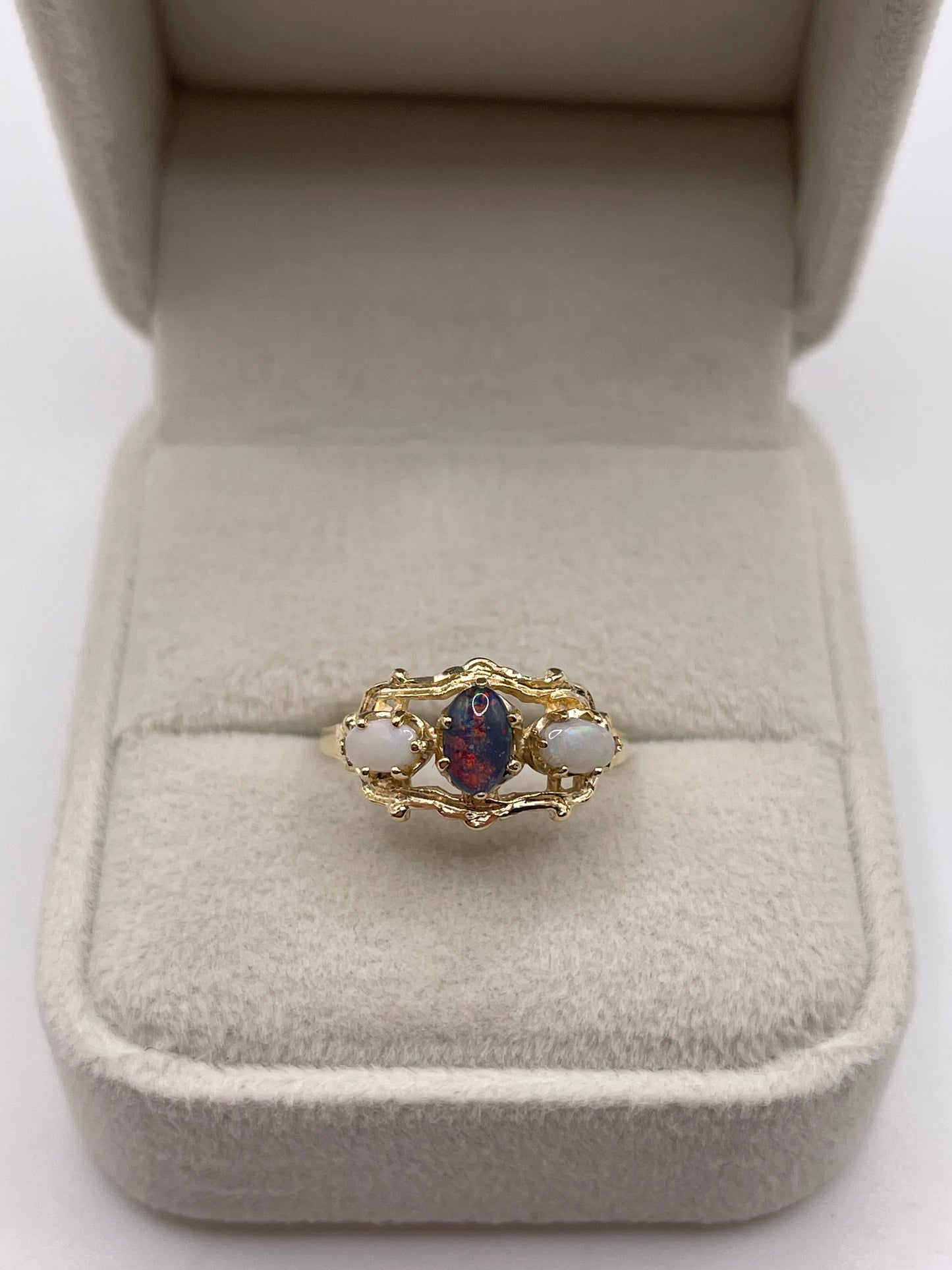 9ct gold opal ring