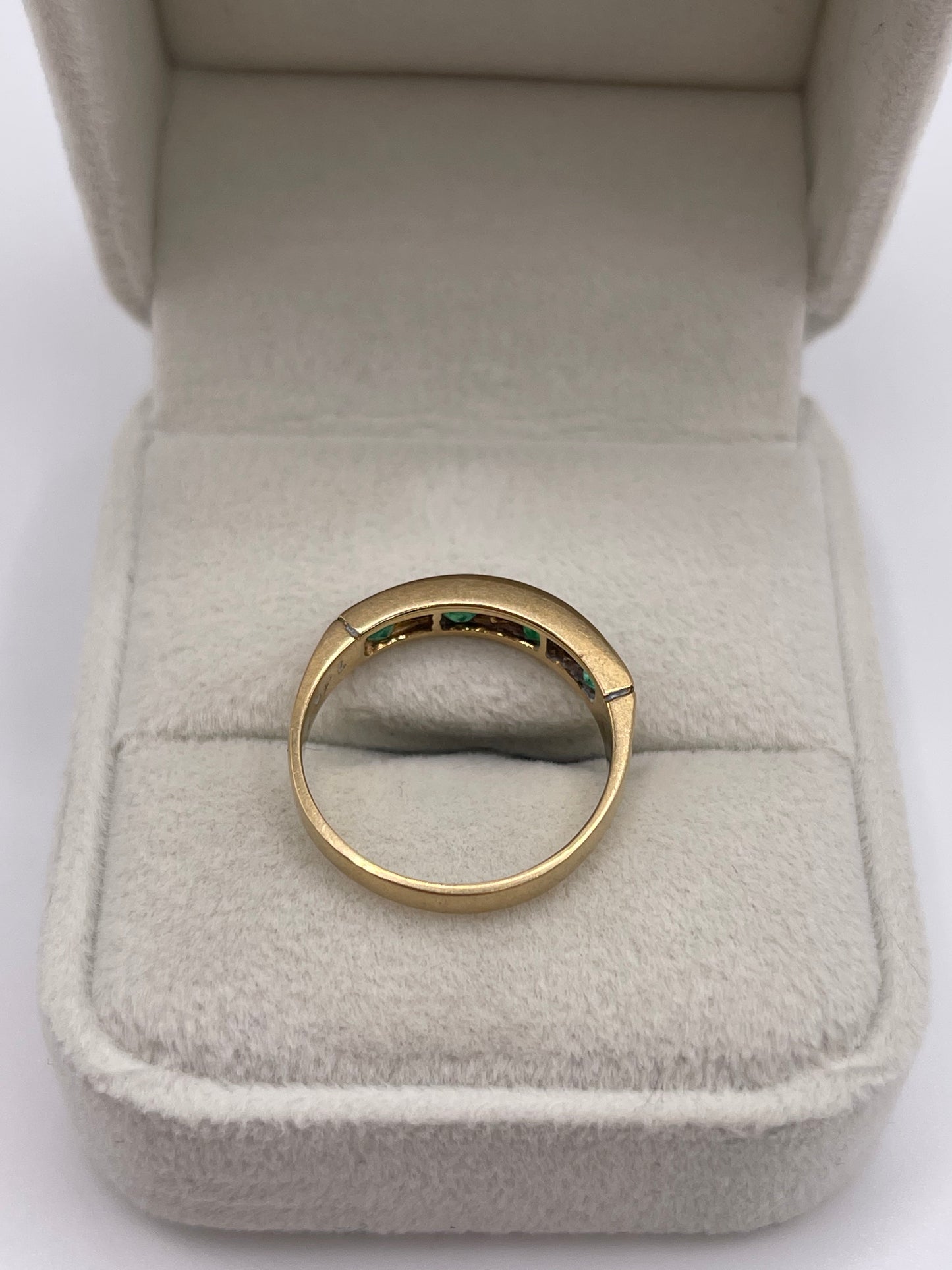 9ct gold emerald and diamond ring