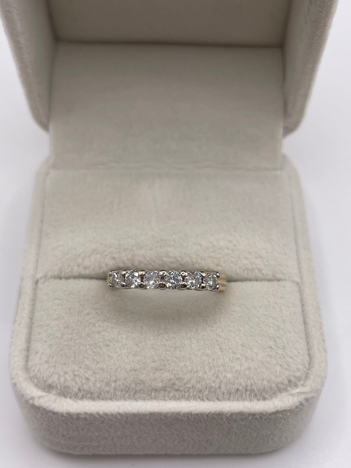 9ct gold 60 point diamond ring