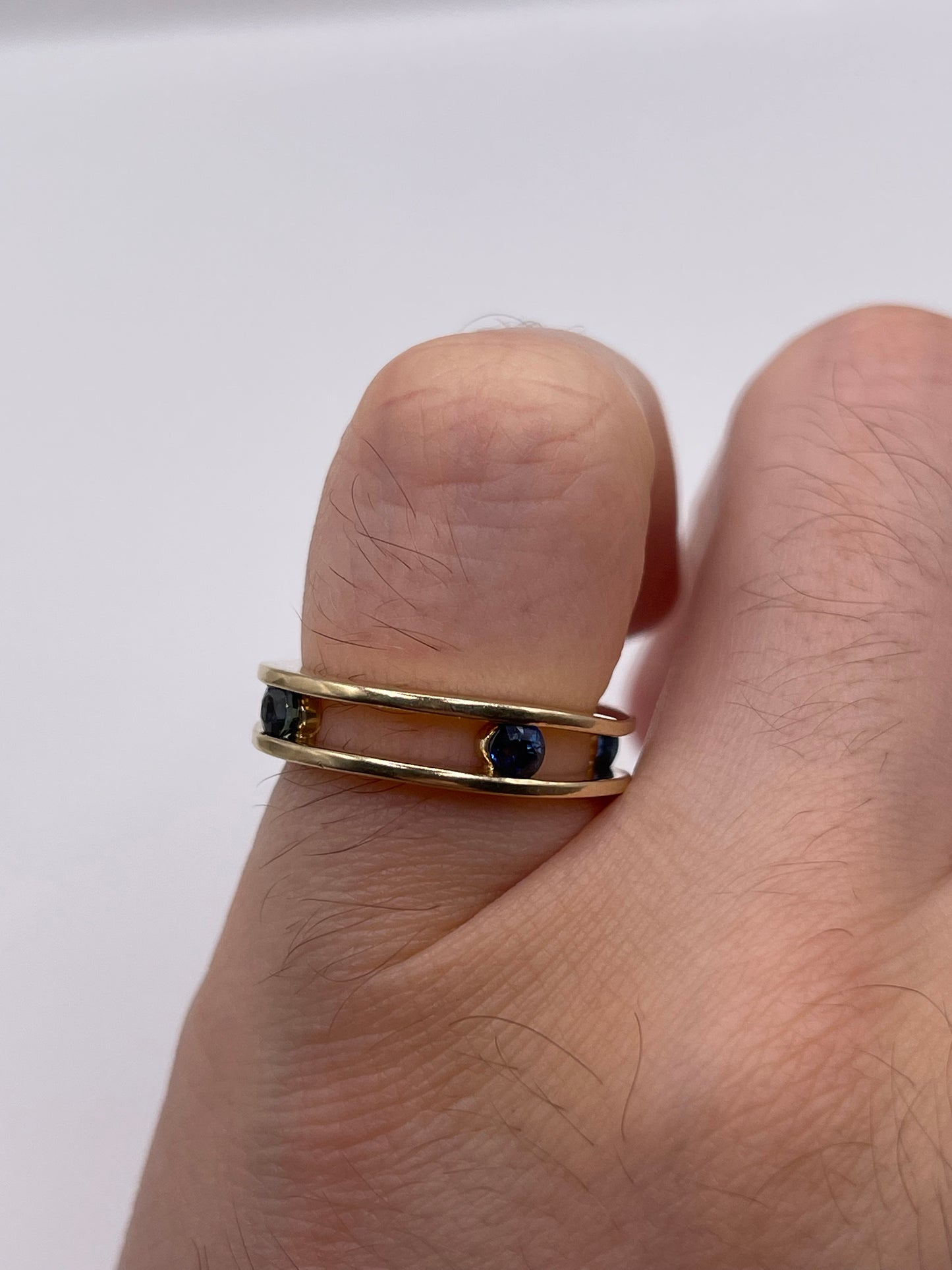 9ct gold sapphire ring