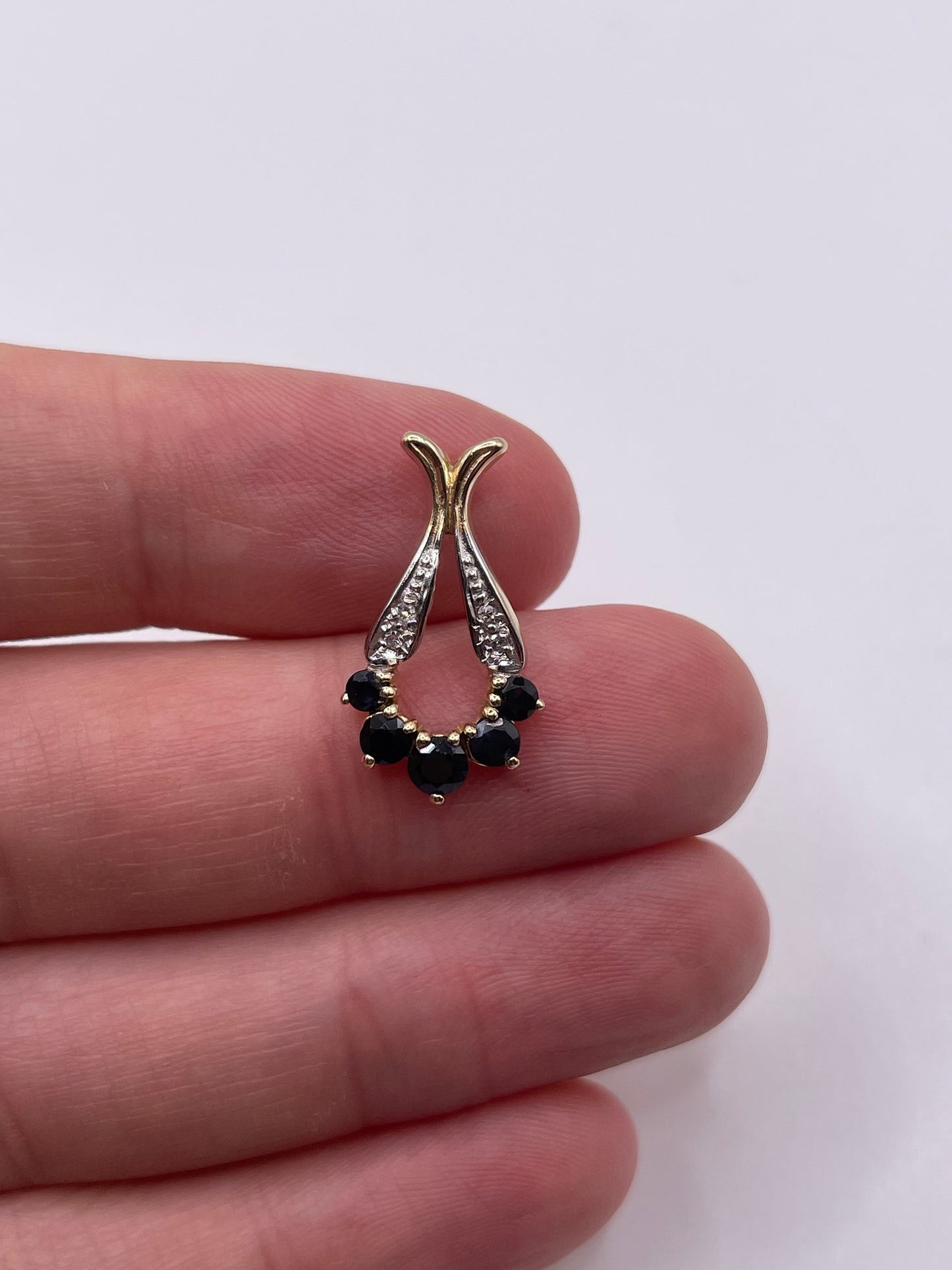9ct gold sapphire and diamond pendant