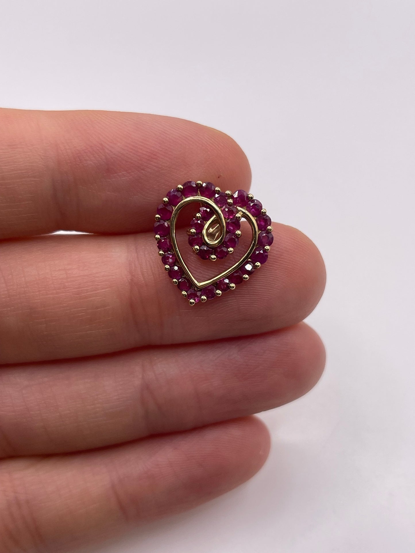 9ct gold ruby heart pendant