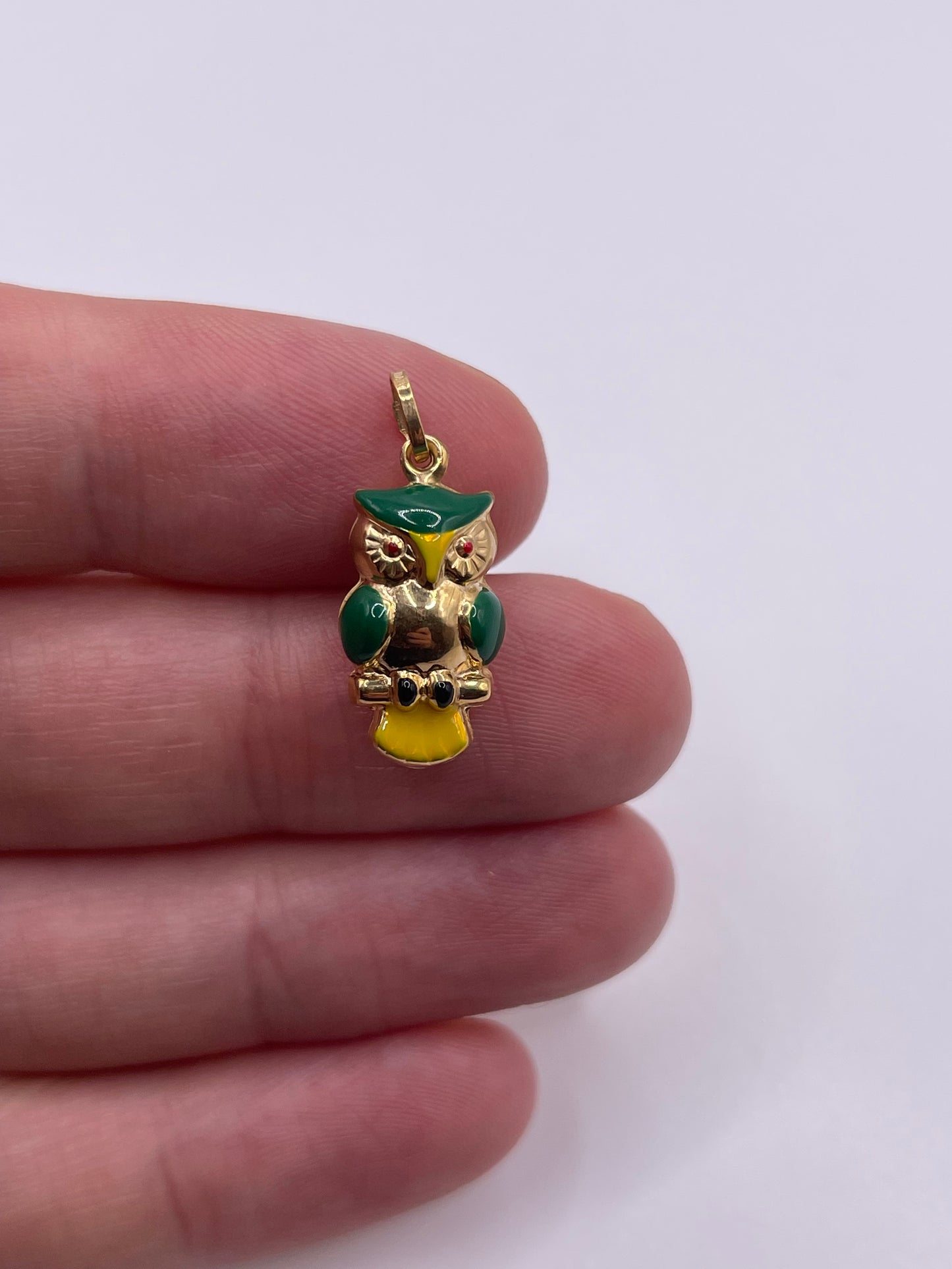 9ct gold enamelled owl charm