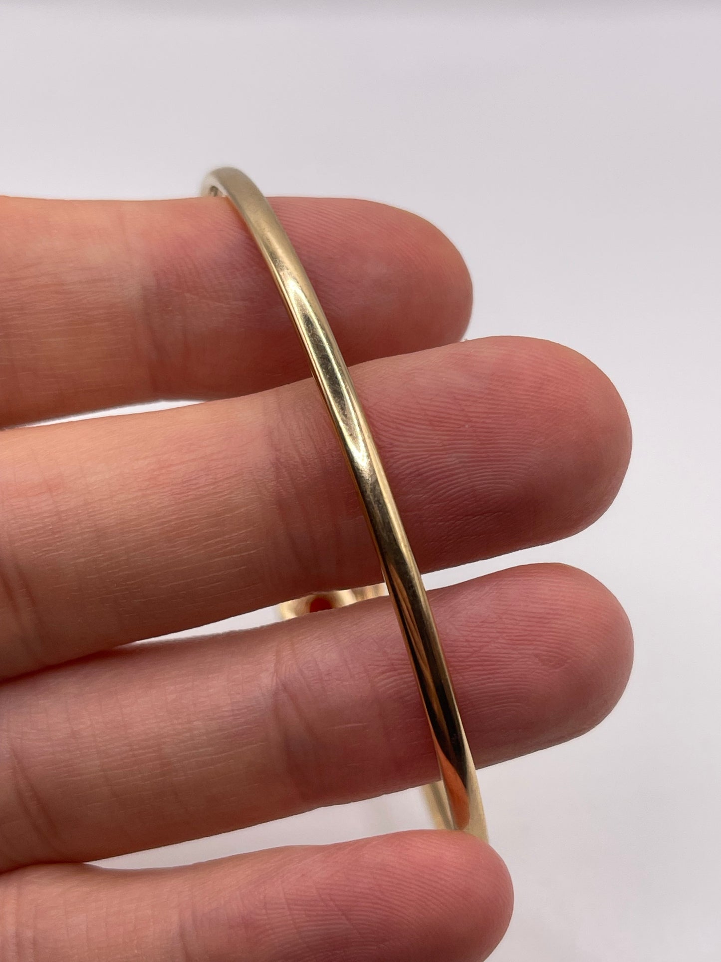9ct gold garnet and diamond bangle