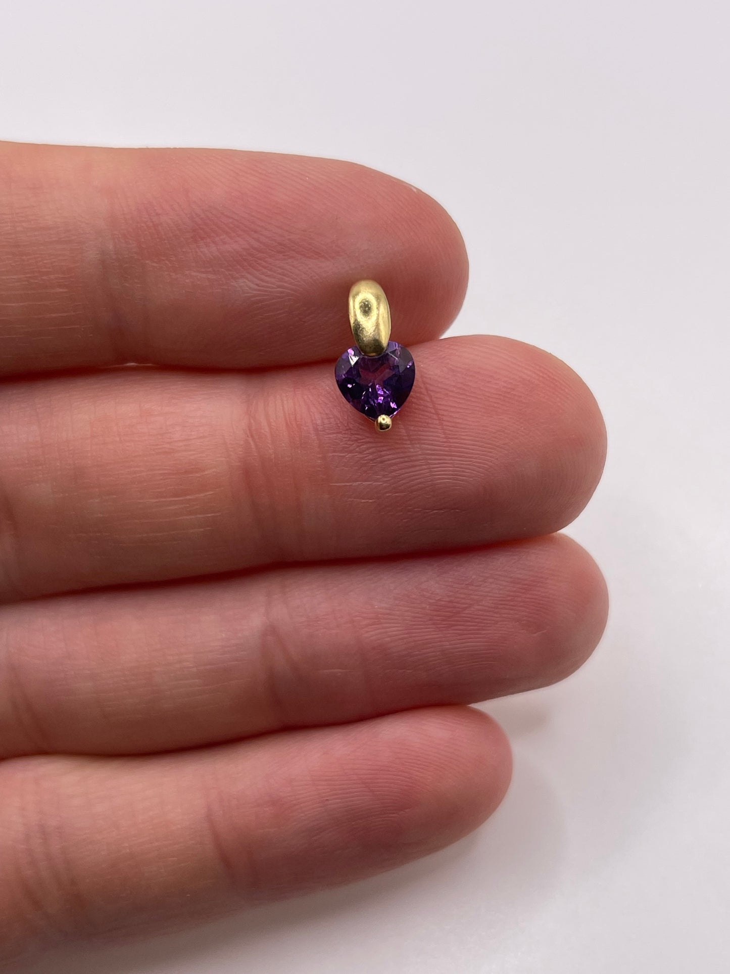 9ct gold amethyst pendant