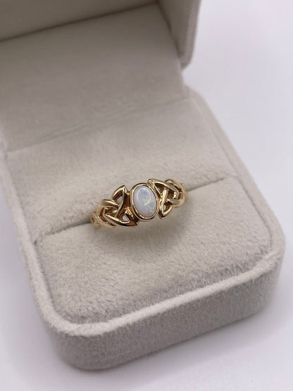 9ct gold opal ring