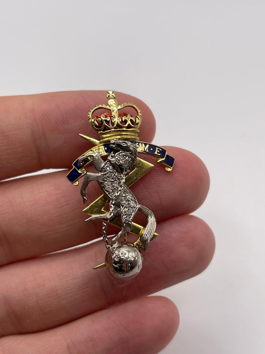 18ct gold enamel and diamond brooch