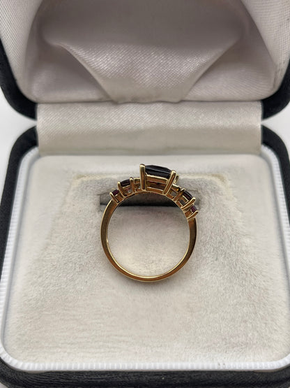 9ct gold garnet and diamond ring