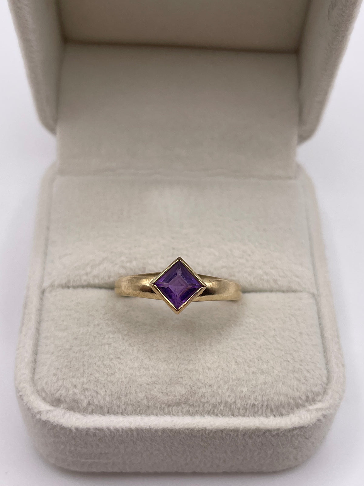 9ct gold amethyst ring