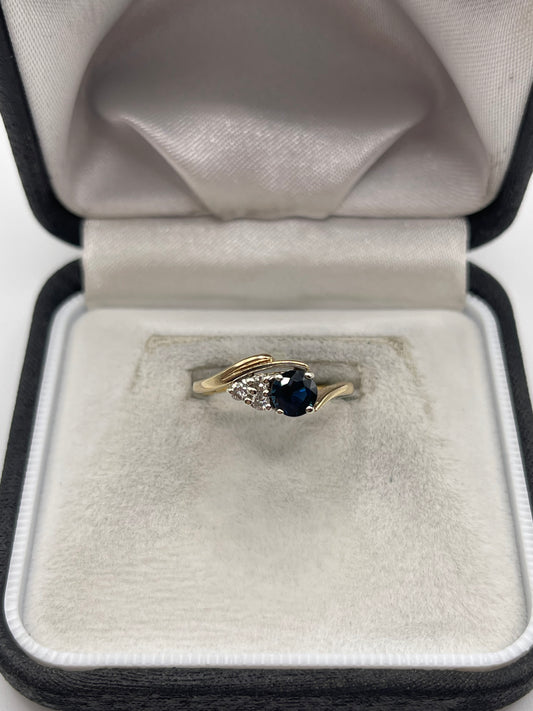 9ct gold sapphire and diamond ring