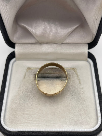 9ct gold engraved band