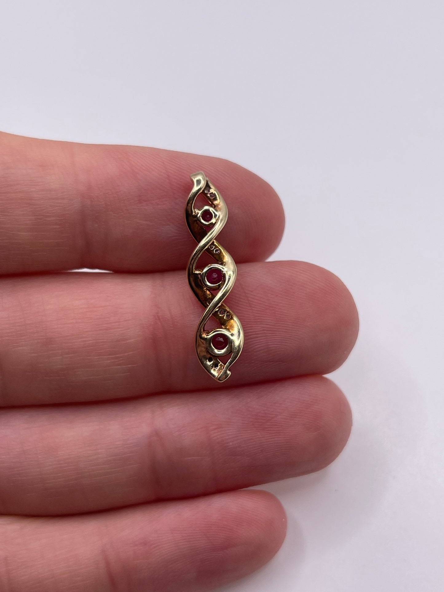 9ct gold ruby and diamond pendant