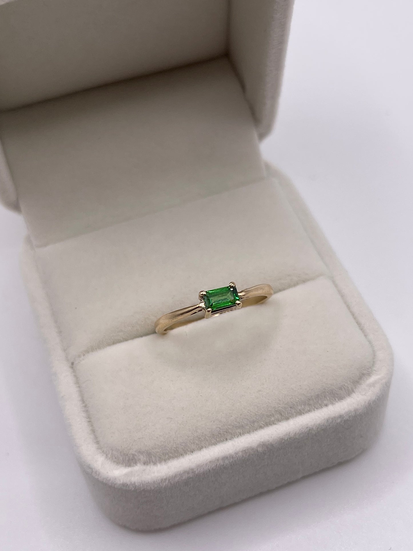 9ct gold diopside ring