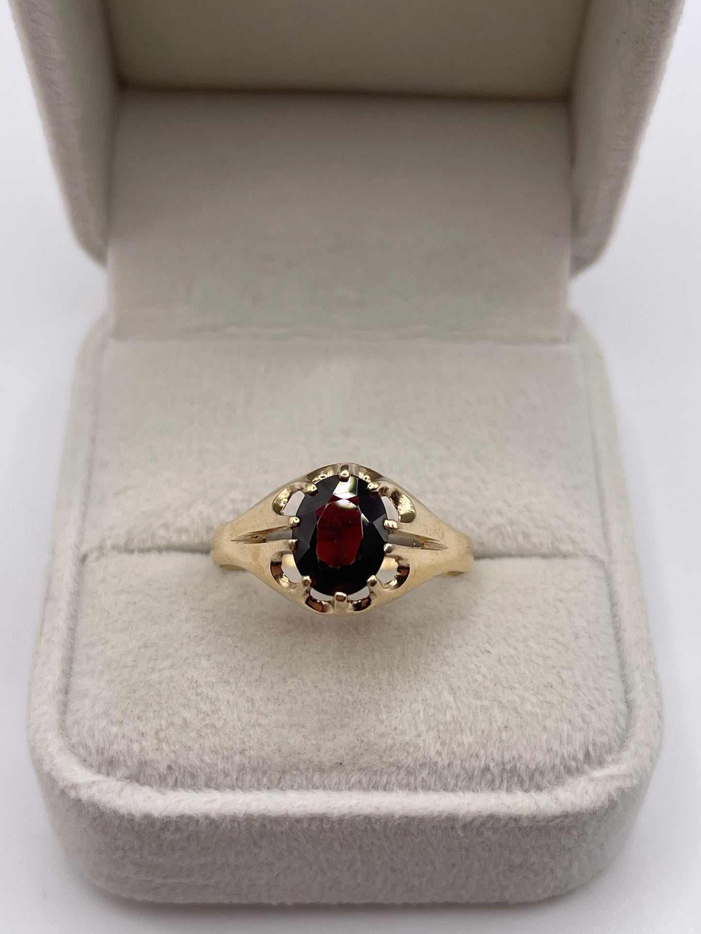 9ct gold garnet gypsy ring