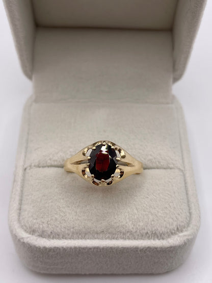9ct gold garnet gypsy ring