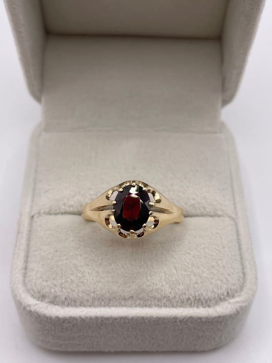 9ct gold garnet gypsy ring
