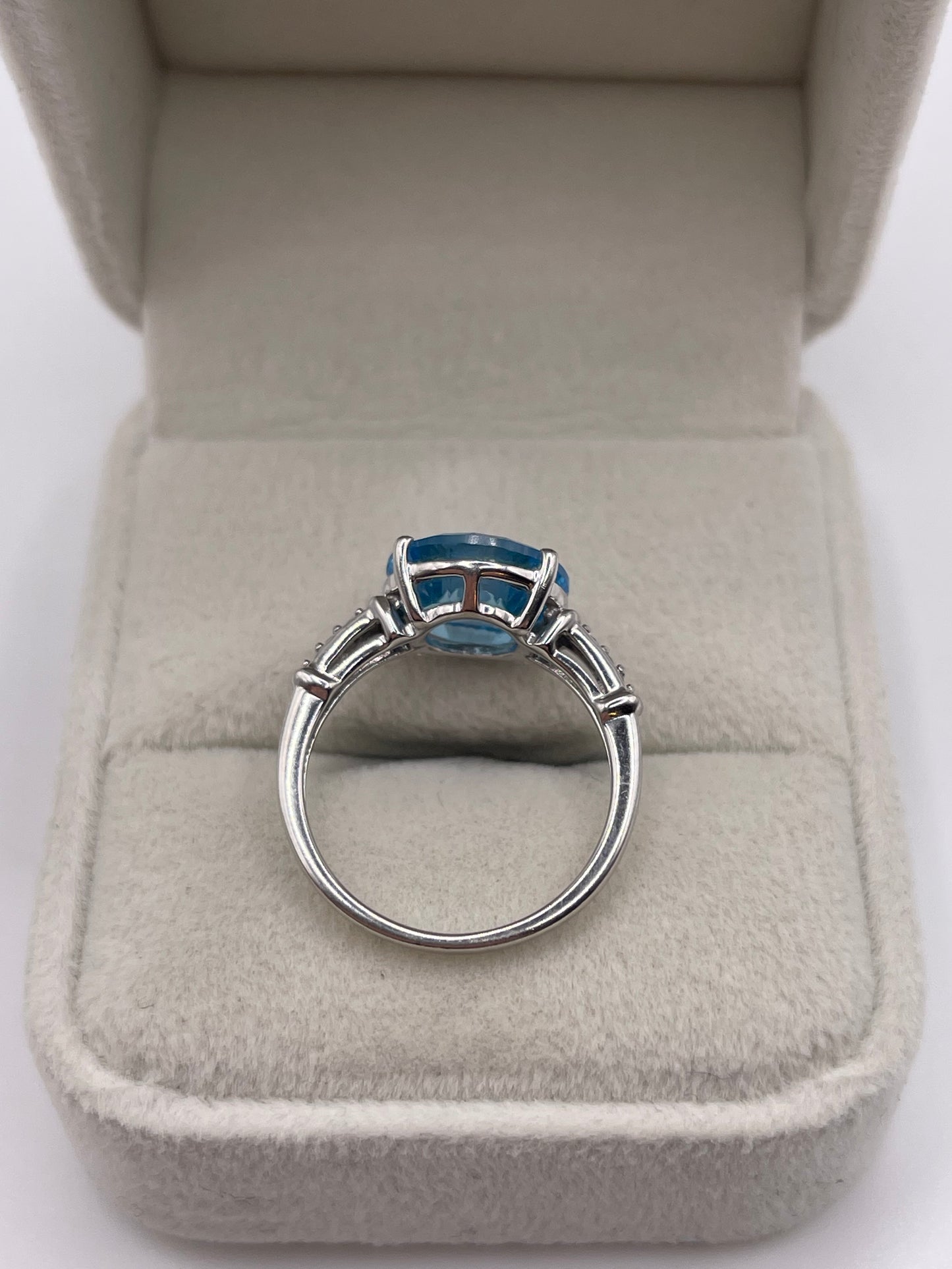 Glenn Lehrer 9ct white gold topaz and diamond ring