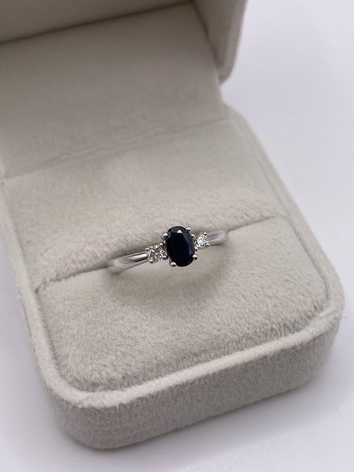 9ct white gold sapphire and diamond ring
