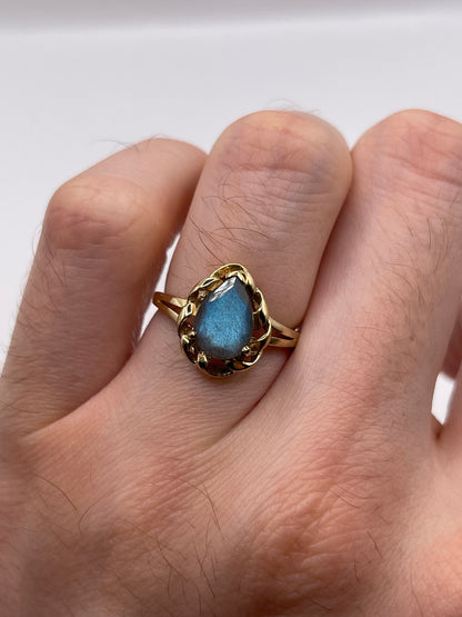 9ct gold labradorite ring