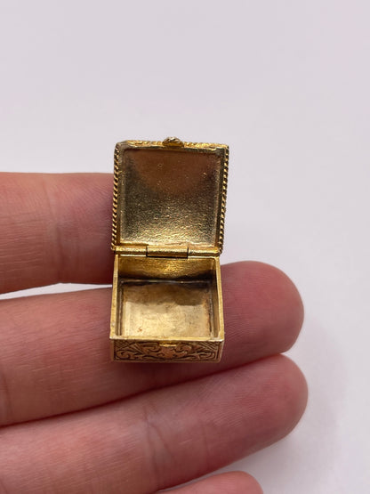 9ct gold keep sake box charm