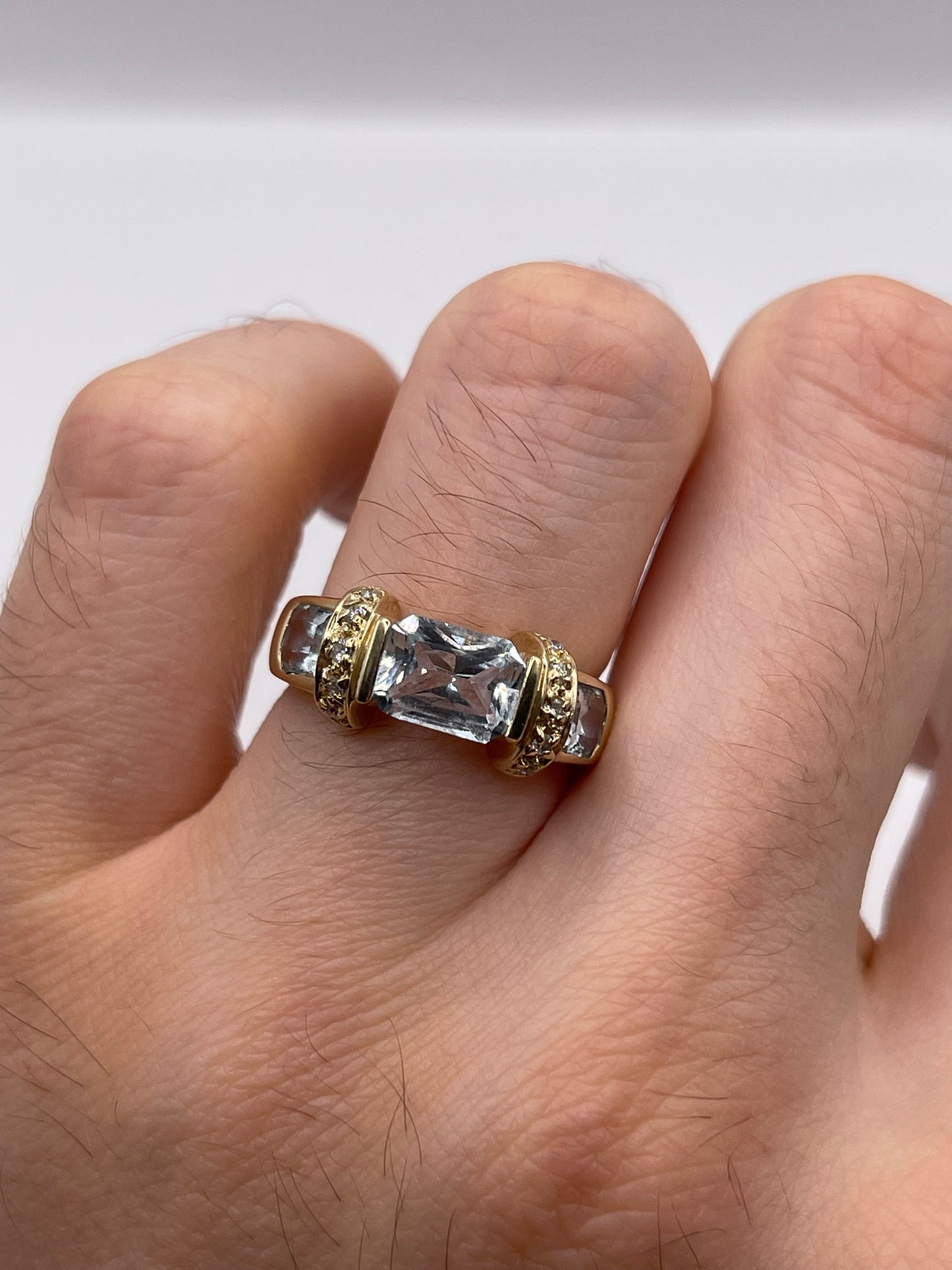 9ct gold topaz and diamond ring