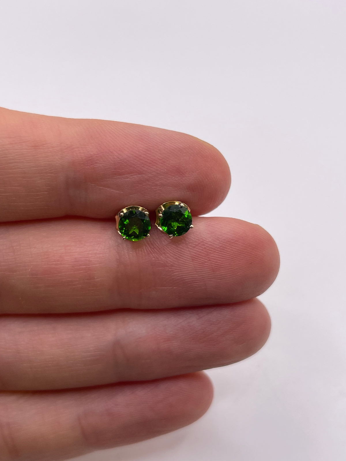 9ct gold diopside earrings