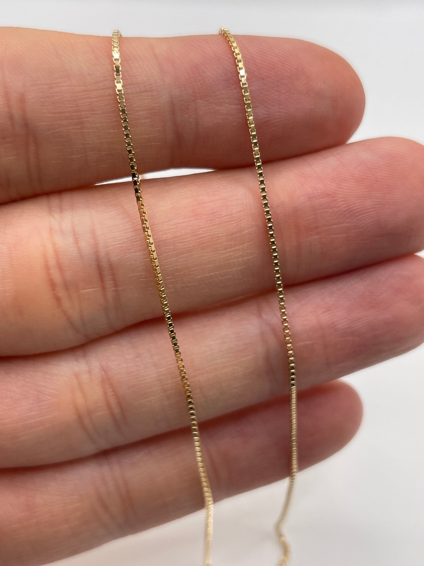 9ct gold chain G
