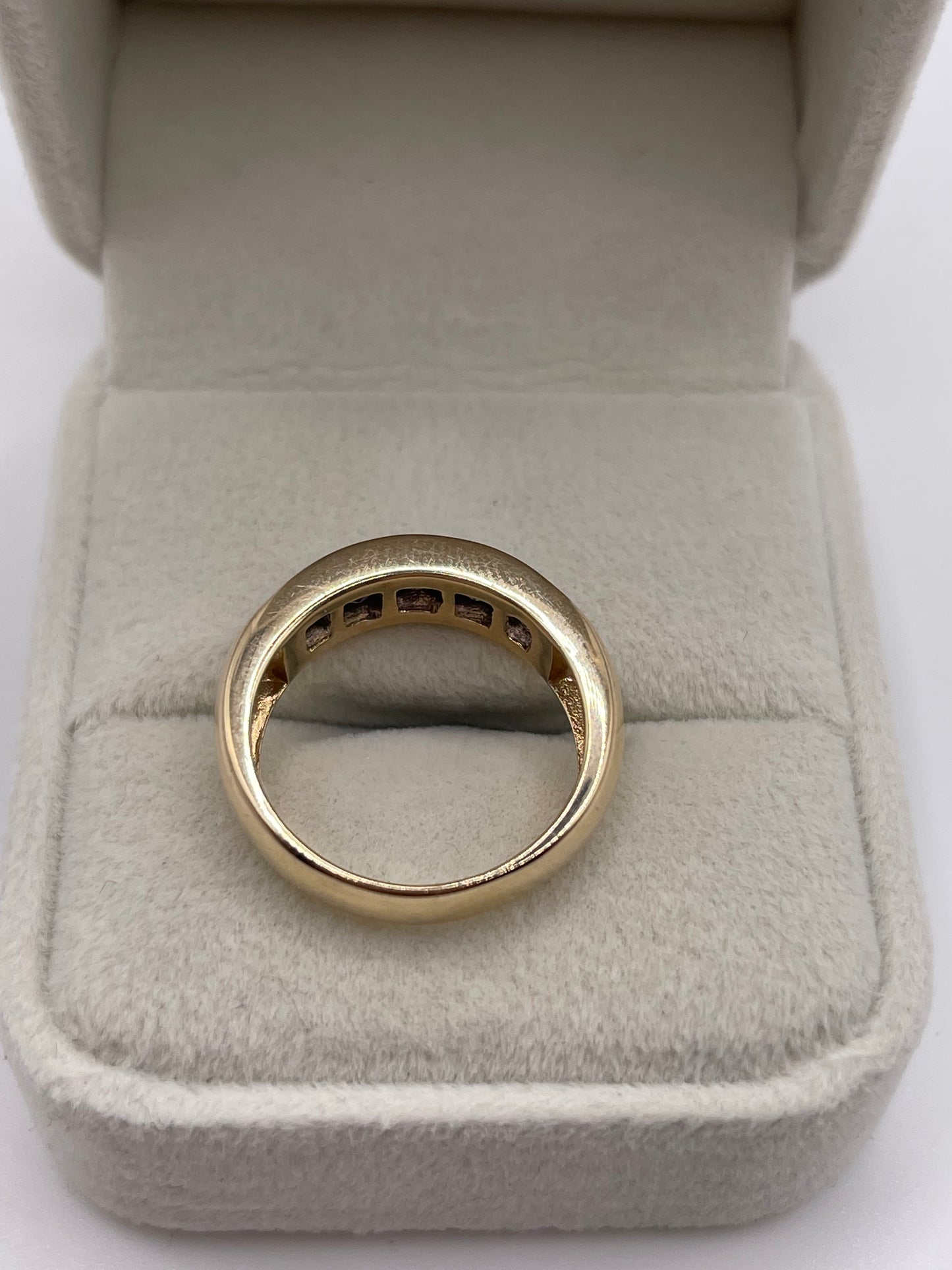 9ct gold colour change garnet ring
